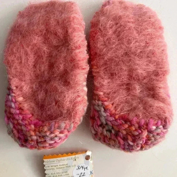 Children’s Handmade Baby Slippers with felt flowers and Matching Heart Barrettes - Picture 3 of 6